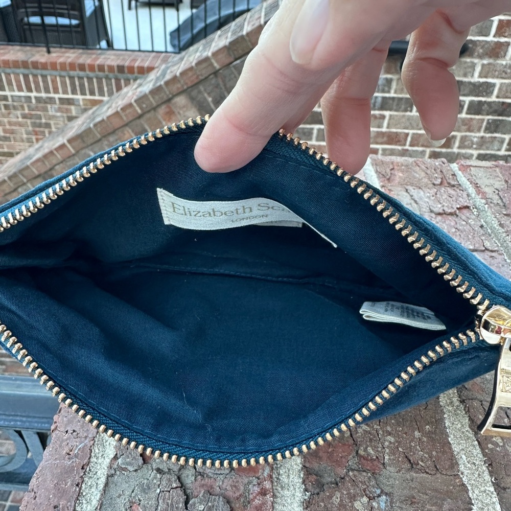 Elizabeth Scarlett, Navy Velvet Eye Embroidered Pouch - Women Bags NWOT - Picture 4 of 4